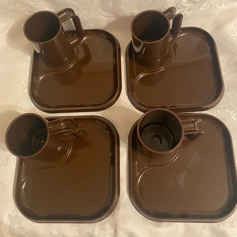 Vintage 8 piece Ingrid Chicago brown stackable snack plate & mug set.